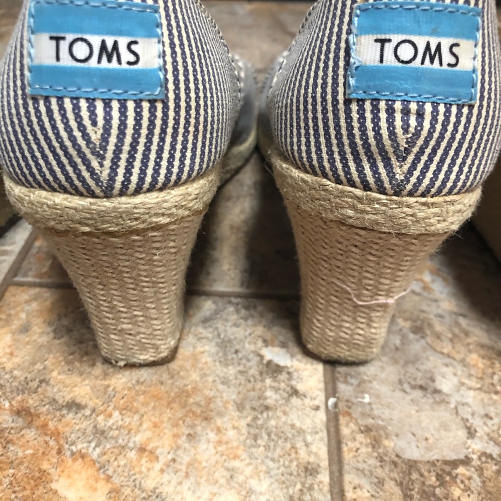 Toms wedges